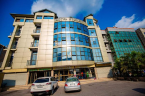 Hotel Everest RD CONGO